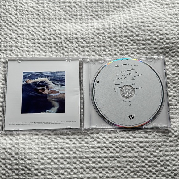 Shawn Mendes “Wonder” album SIGNED! - Picture 2 of 3